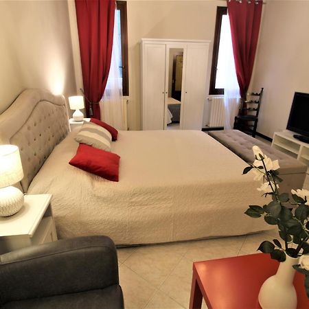 Central And Spacious Apartment Βενετία Εξωτερικό φωτογραφία