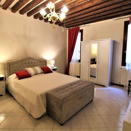 Central And Spacious Apartment Βενετία Εξωτερικό φωτογραφία