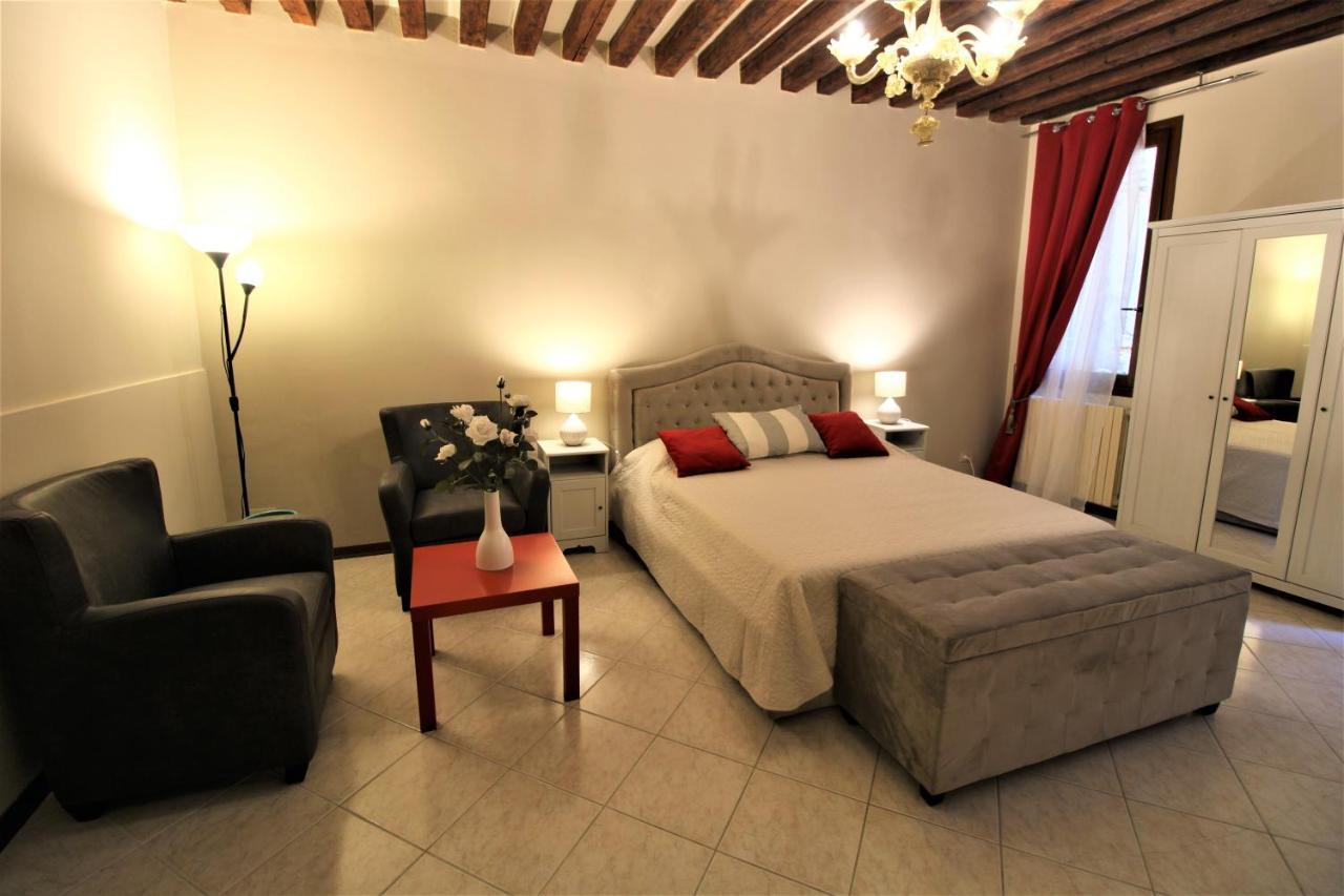 Central And Spacious Apartment Βενετία Εξωτερικό φωτογραφία
